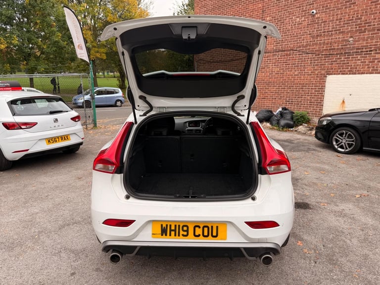 2019 Volvo V40 1.5 T3 R-Design Edition Auto Euro 6 (s/s) 5dr HATCHBACK Petrol Automatic