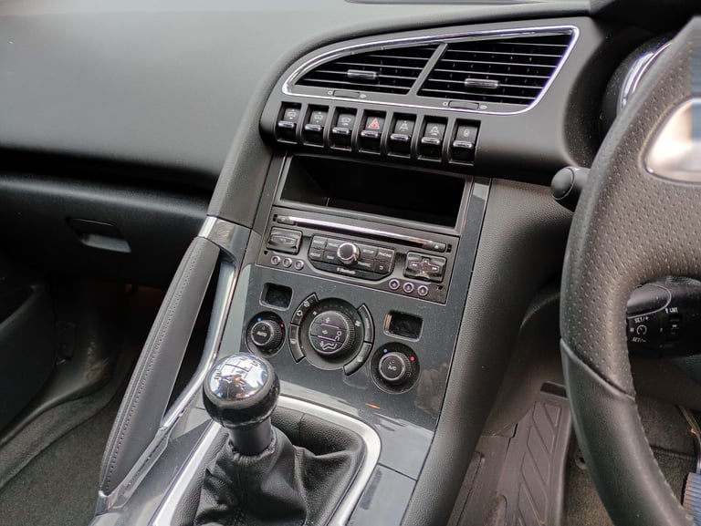 Peugeot, 3008, Hatchback, 2013, Manual, 1598 (cc), 5 doors