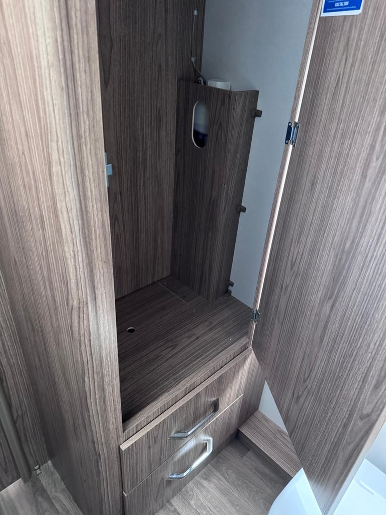 Coachman VIP 460, Yr. 2019, 2 Berth, mover, air awning 