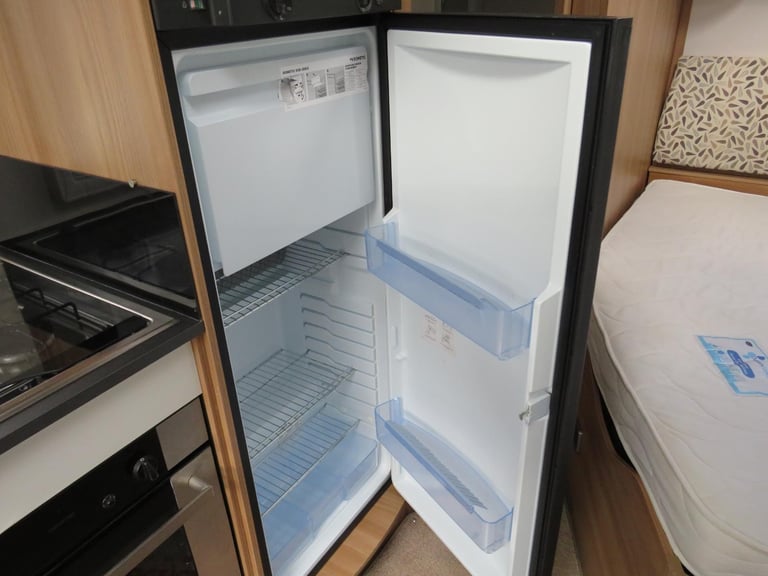 Bailey Autograph Approach 75/2 4 Berth Fixed Bed