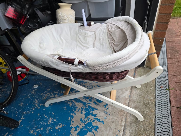 Moses basket 