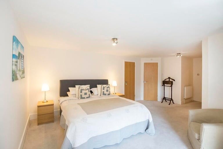 image for 🤎Comfy Double Room Available in a Peaceful Home🌞Elephant and Castle!