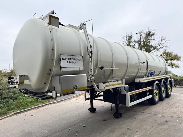 2016 WHALE STAINLESS STEEL TRI AXLE 30,000LTR VACUUM TANK TRAILER