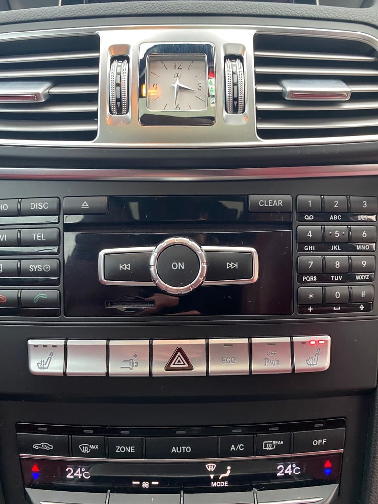 Gorgeous 2014 Merc E350D 3.0L Coupe, 2d, AMG Sport, Automatic, Pan Roof, Heated Seats