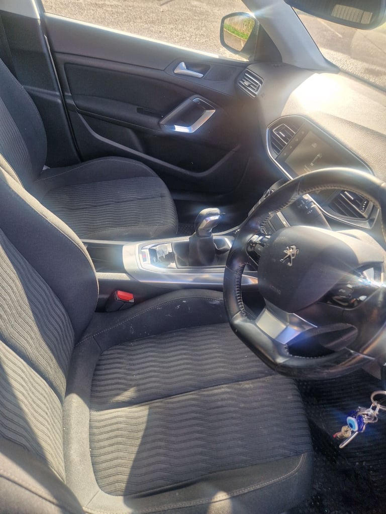 Peugeot, 308, Hatchback, 2015, Manual, 1560 (cc), 5 doors