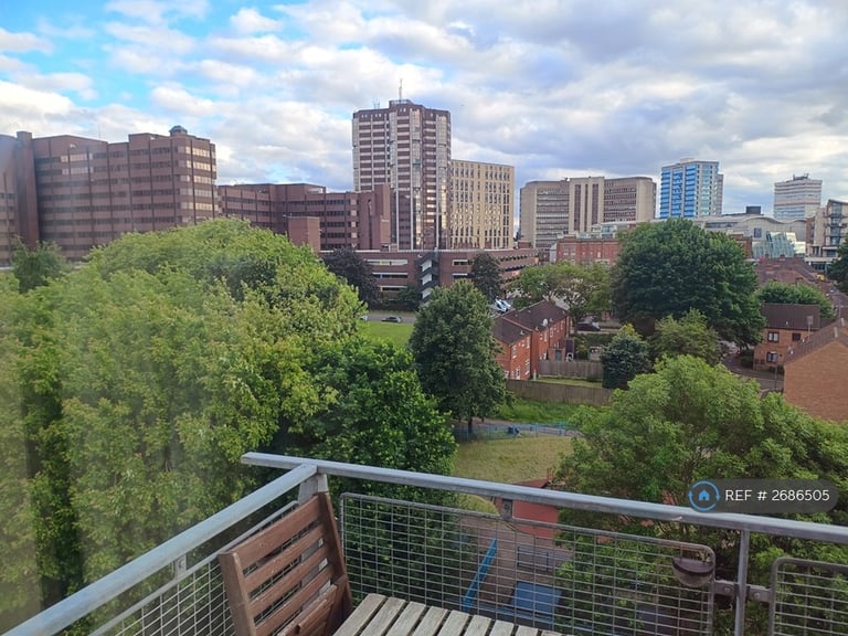 2 bedroom flat in Ryland Street, Birmingham, B16 (2 bed) (#2686505)