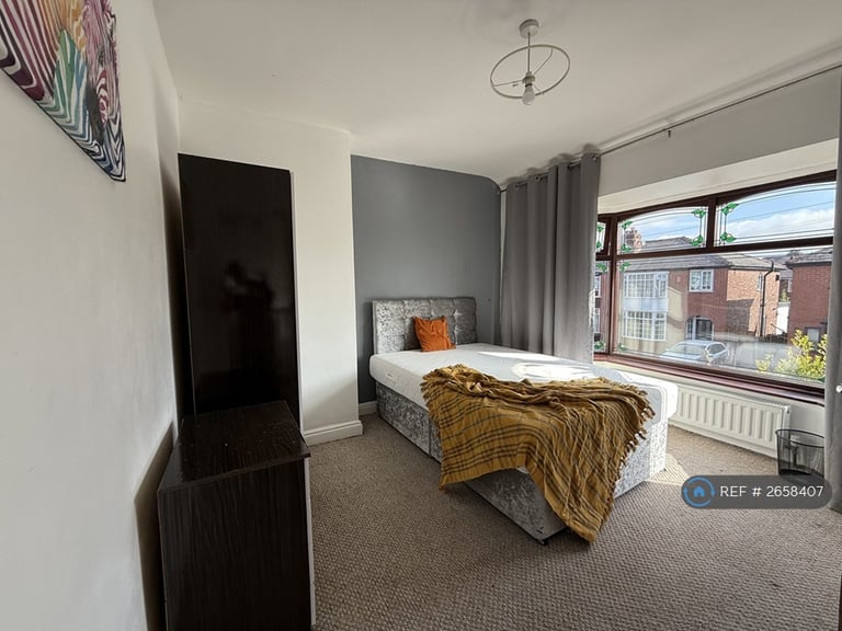 1 bedroom in Chesterton Grove, Manchester, M43 (#2658407)