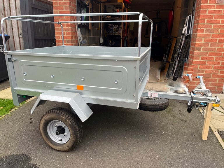 Maypole Car Trailer MP6812/Erde 122- Medium