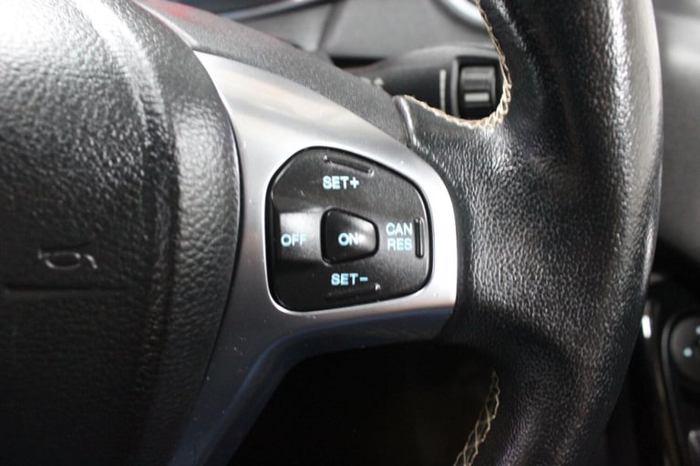 2017 Ford Fiesta 1.0T EcoBoost Titanium Euro 6 (s/s) 5dr HATCHBACK Petrol Manual