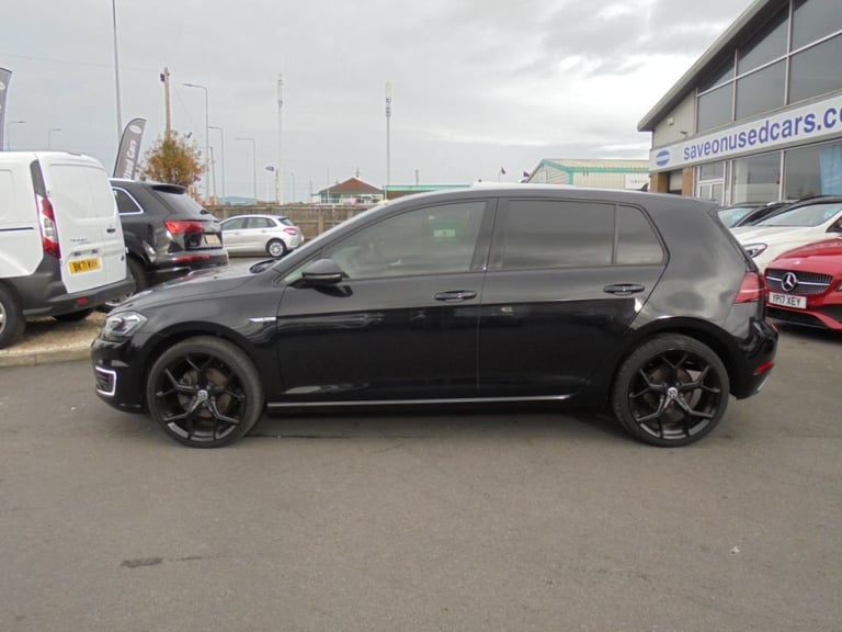 image for  Volkswagen Golf 99kW e-Golf 35kWh 5dr Auto Electric