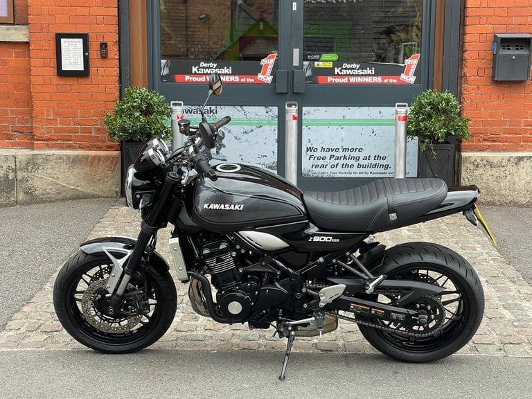 2022 Kawasaki Z900RS retro style motorbike - Custom painted