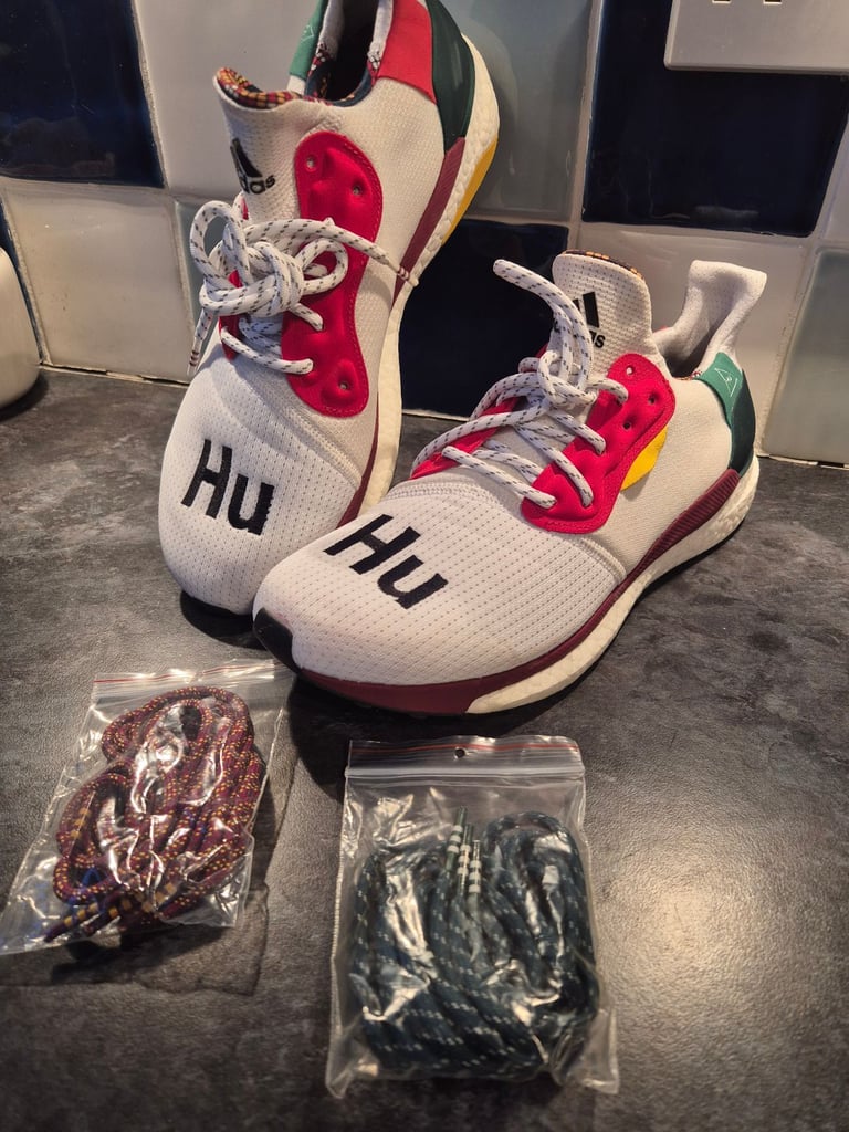 Adidas Trainers  ( Pharrell Williams  )