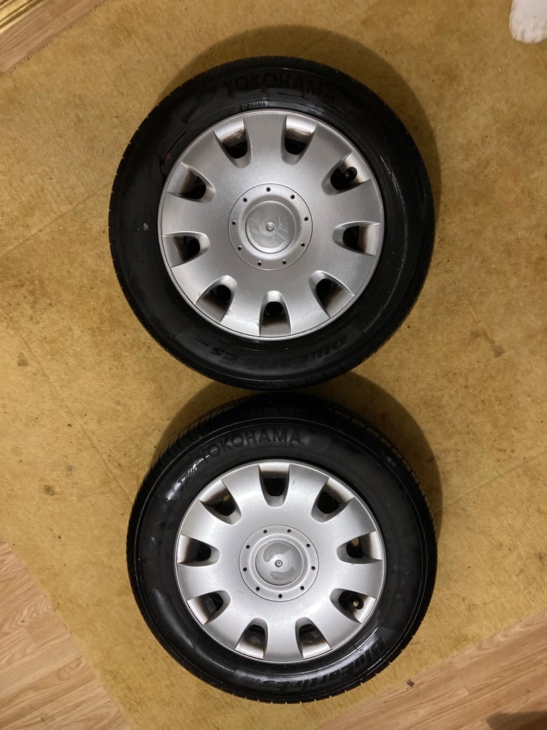 2 x VW Golf Mk5 15” Steel Wheels & Yokohama Tyres 195 65 15