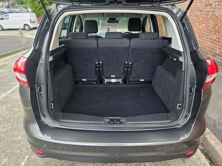 Ford C-Max 1.5 tdci titanium mpv in spotless condition 