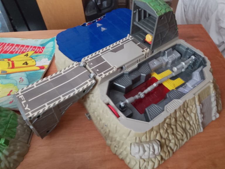 Gerry Sanderson toys