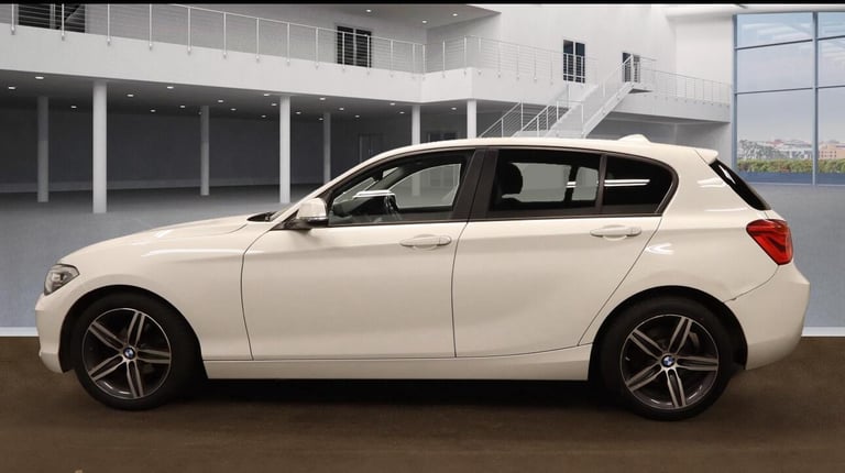 2016 BMW 1 Series 118i [1.5] Sport 5dr [Nav] HATCHBACK PETROL Manual