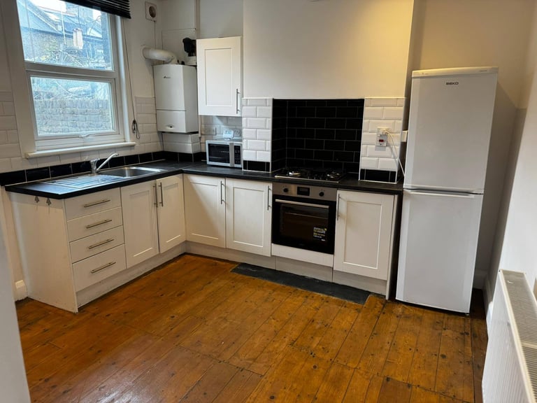 Queen’s Park, Portobello Road and Harrow Road cottage house 