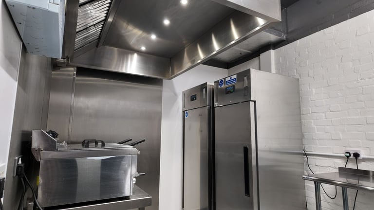 image for CROYDON SHORT TERM KITCHEN RENTAL - FITTED & READY TO MOVE IN