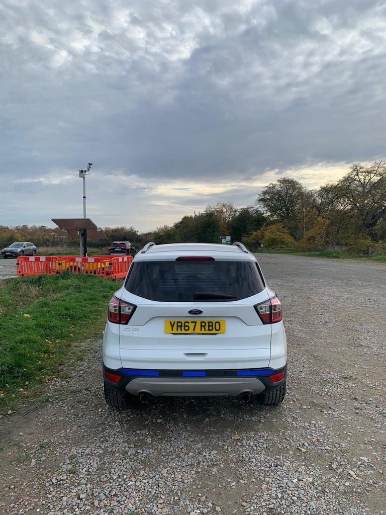 Ford, KUGA, Hatchback, 2017, Semi-Auto, 1498 (cc), 5 doors