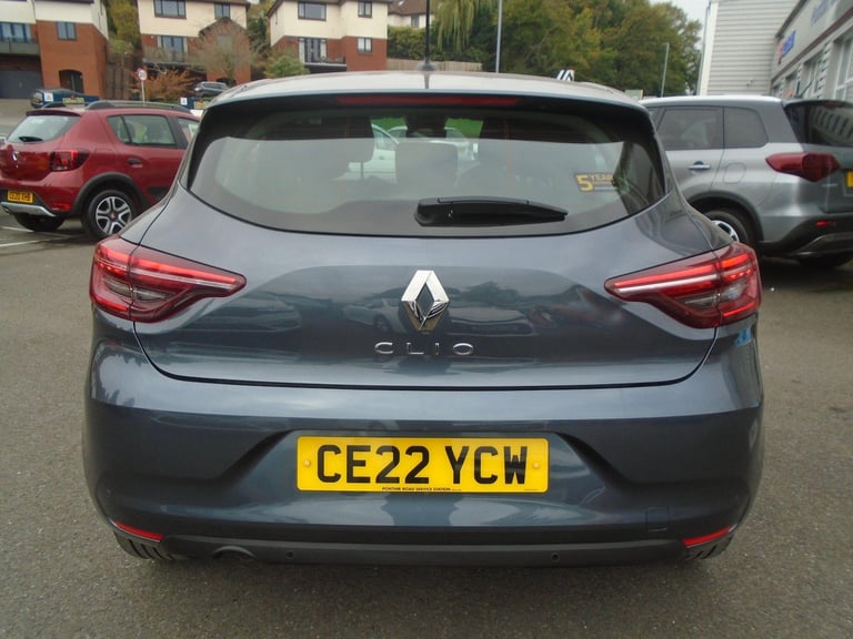 2022 Renault Clio 1.0 TCe Iconic Euro 6 (s/s) 5dr HATCHBACK Petrol Manual