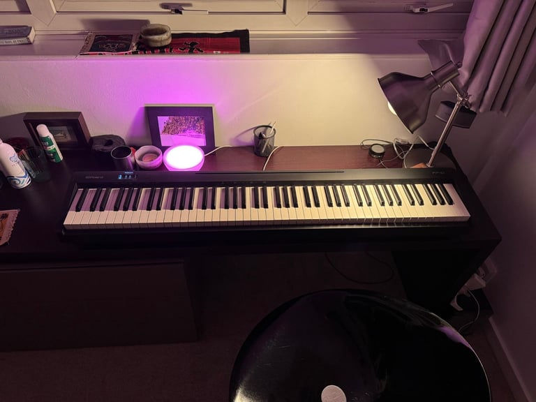 Roland FP-10 Digital Piano - Excellent Condition w/ Stand & Pedal