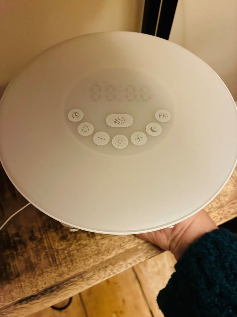 Sunrise clock/radio 