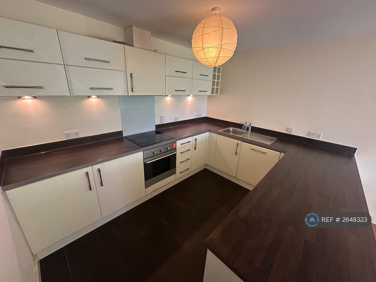 2 bedroom flat in Broadfields, Harrow, HA2 (2 bed) (#2648323)