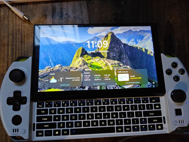 GPD win 4 2023 pocket gaming / pc windows 11 great handheld