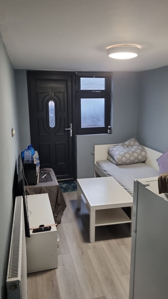 Double room, separate toilet and kitchen, small living room, part of a Muslim family house