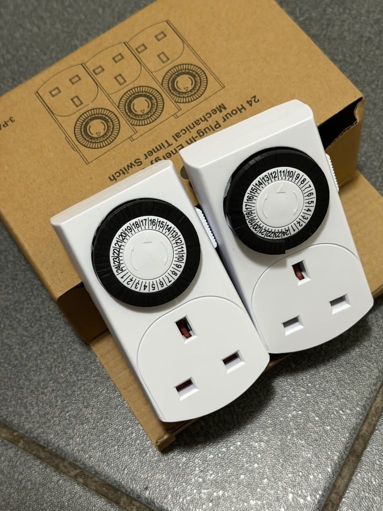 2 X HBN 24-Hour Plug-In Timers Switch Socket Timer, 2plugs only 