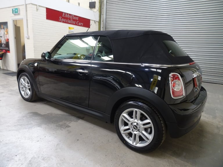 Mini Convertible 1.6 Cooper 2dr Automatic **LOW MILEAGE*ONLY 26000 MILES**