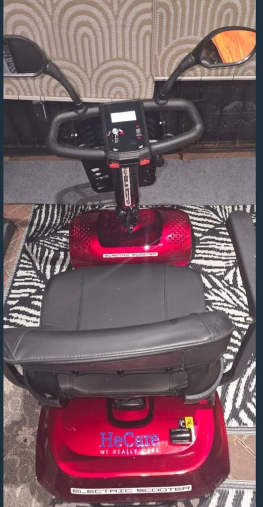 NEW SCOOTER. 5mph. 19.5St. 10mls R. Opens/Folds Carboot Mobility Scooter 
