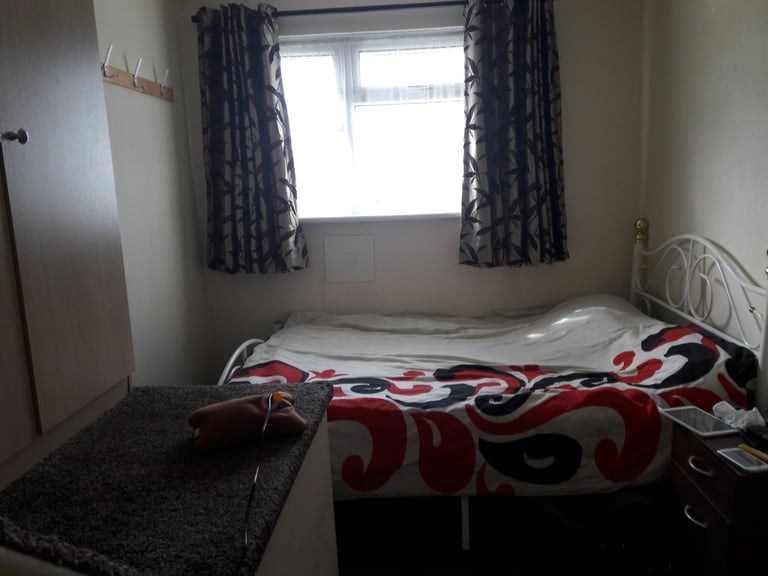 Single room in Feltham