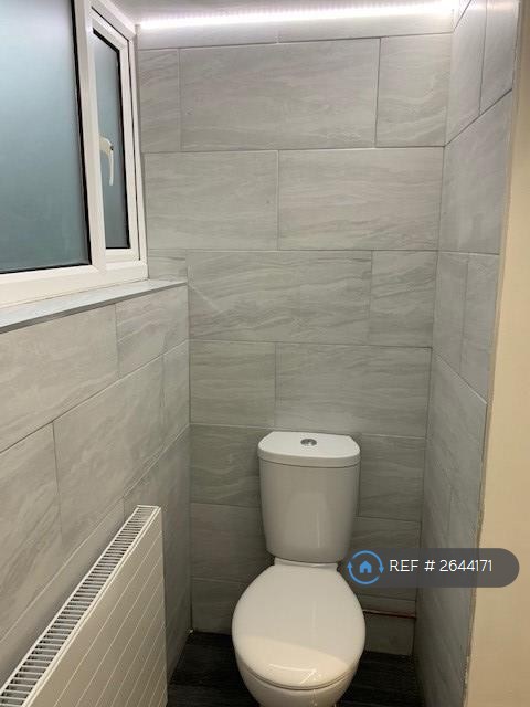 1 bedroom flat in Adrian Square, Westgate-On-Sea, CT8 (1 bed) (#2644171)