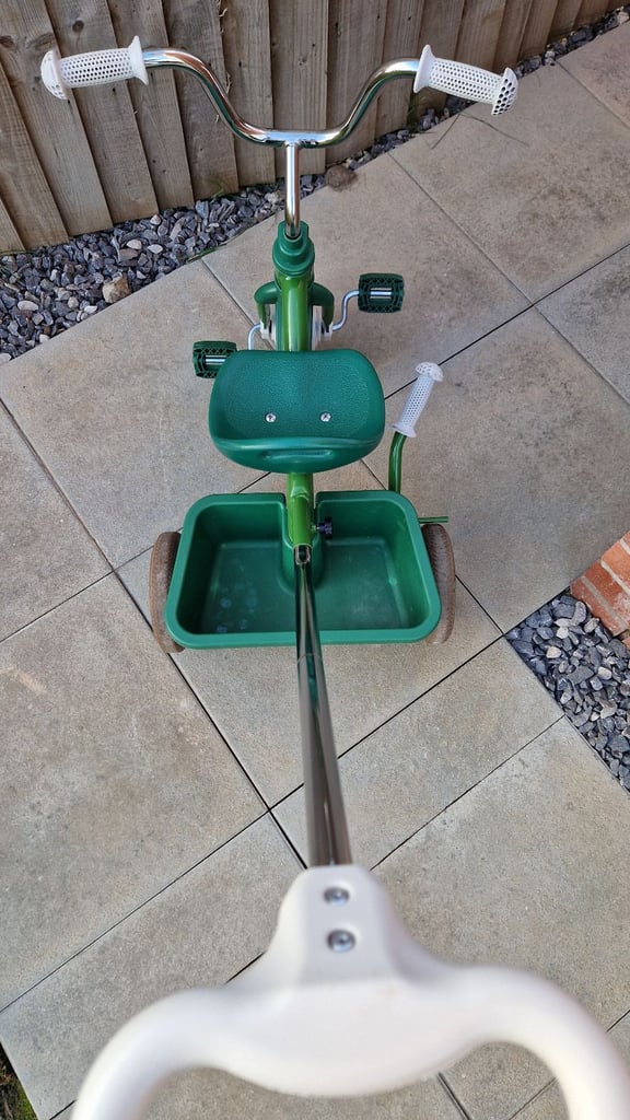 Kids Trike with bucket, hand brake and parent handle