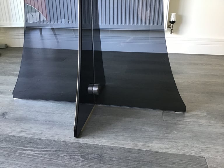 Dining table for sale