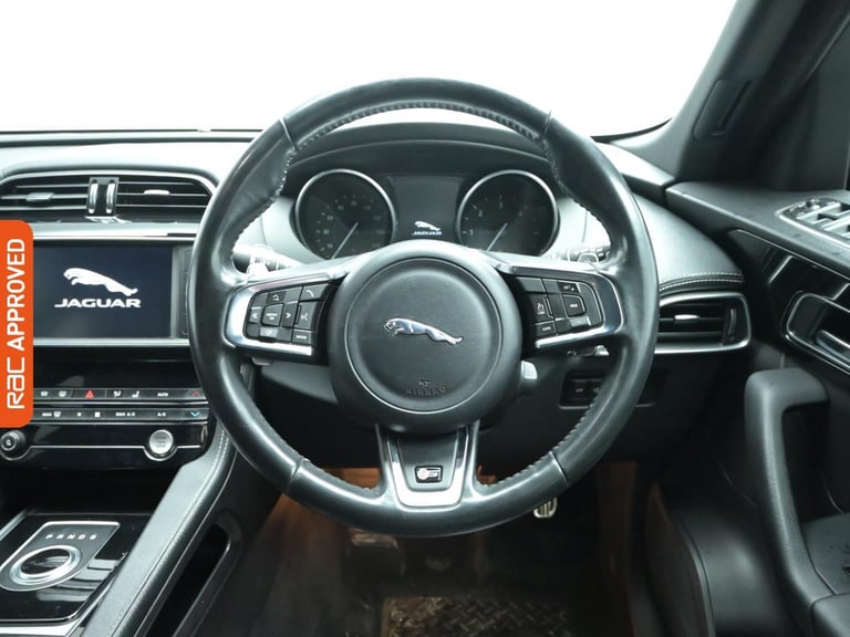 2016 Jaguar F-Pace 3.0 D300 V6 S SUV 5dr Diesel Auto AWD Euro 6 (s/s) (300 ps) SUV DIESEL Automatic