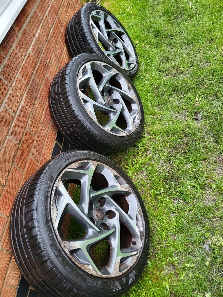 19 inch Vauxhall Insignia S Alloy wheels 