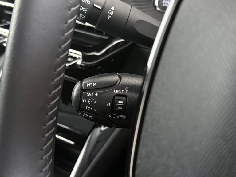  Peugeot 208 1.2 PureTech Allure Premium + Euro 6 (s/s) 5dr Petrol Manual