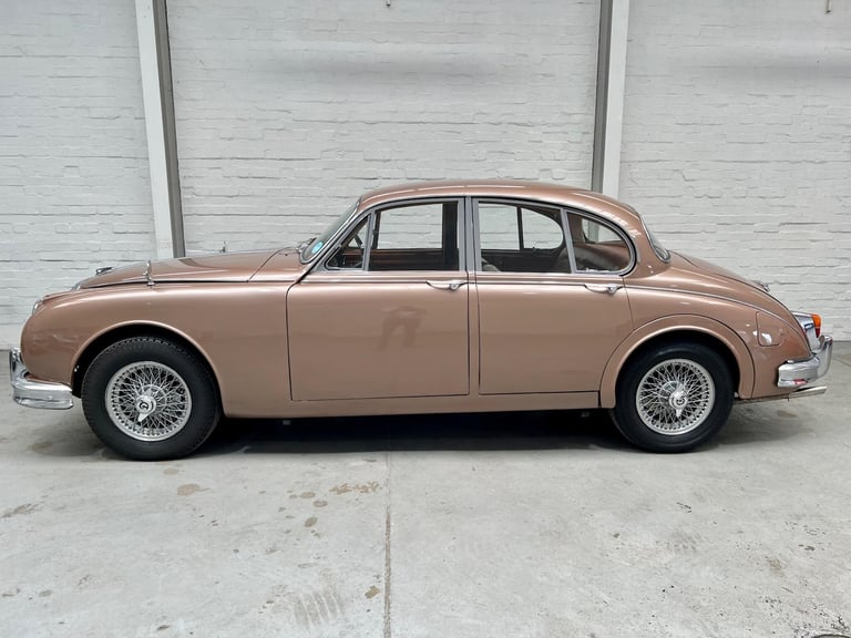 1965 Daimler V8 Petrol Automatic