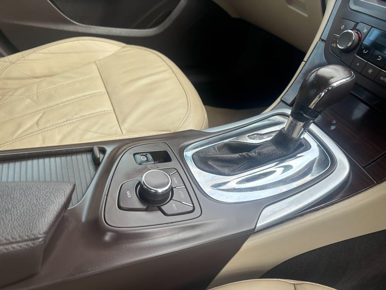 2008 Vauxhall Insignia 2.8i Turbo V6 Elite Nav Saloon 4dr Petrol Auto 4WD Euro 5 (260 ps) SALOON ...