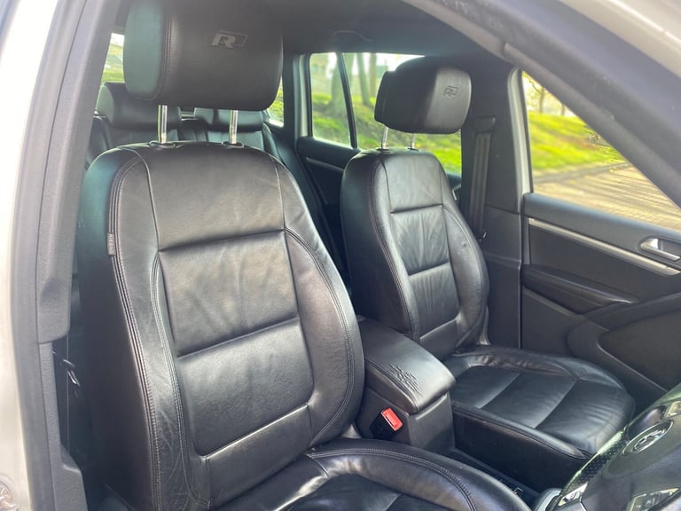 2013 Volkswagen Tiguan 2.0 TDi BlueMotion Tech R-Line 177 5dr DSG ESTATE Diesel Automatic