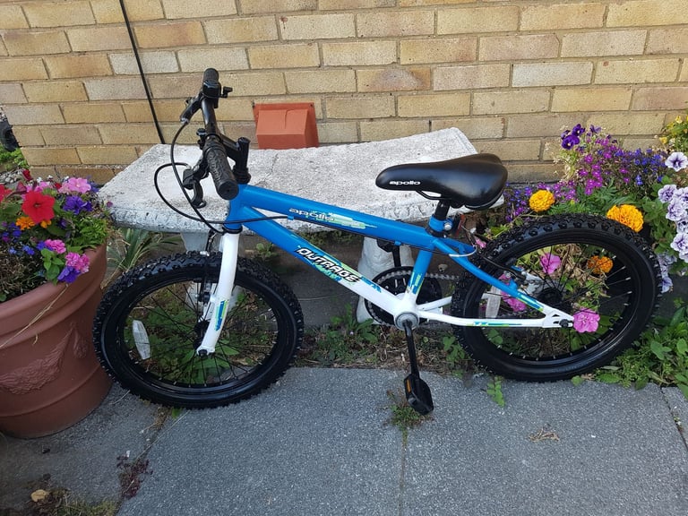 BOYS 18" WHEEL OUTRAGE BIKE IN GOOD WORKING CONDITION AGE 5+