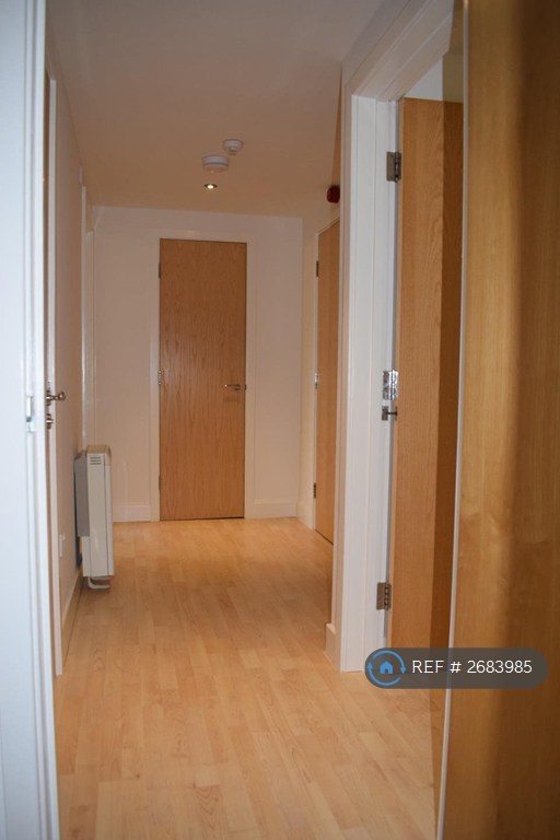 2 bedroom flat in Jenner House, Nottingham, NG3 (2 bed) (#2683985)