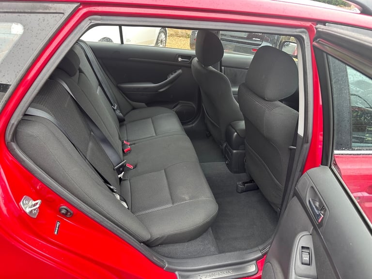 2004 Toyota Avensis 2.0 VVT-i T4 5dr ESTATE Petrol Manual