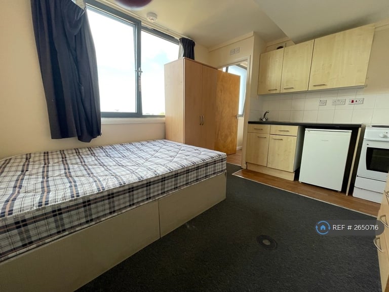Studio flat in Mede House, Southampton, SO15 (#2650716)