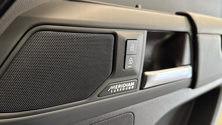 2025 Land Rover Defender 3.0 D350 X-Dynamic HSE 110 5dr Auto ESTATE DIESEL Automatic