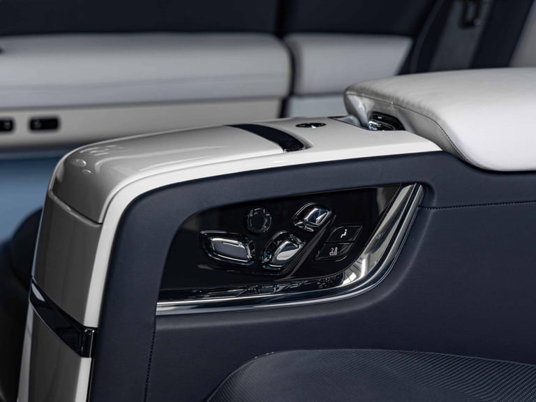  Rolls-Royce Ghost 6.75 V12 Auto 4WD Euro 6 4dr Petrol Automatic