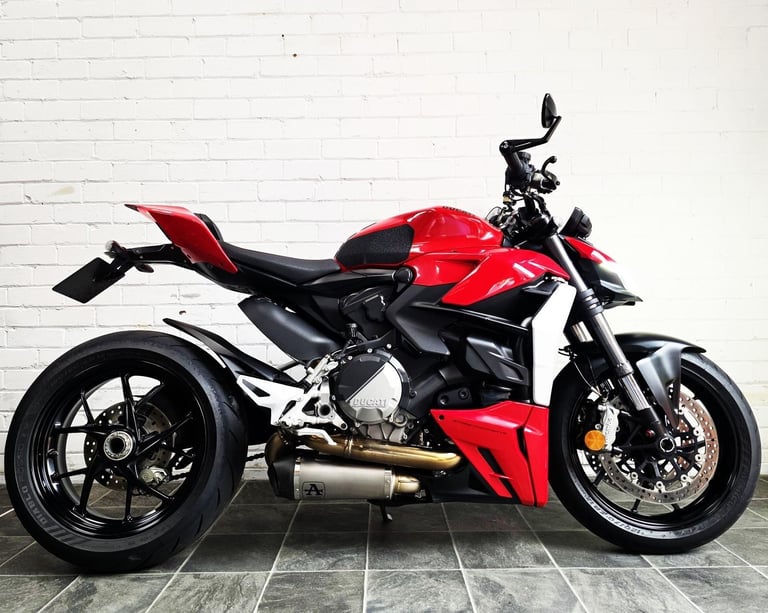 Ducati Streetfighter 955 V2