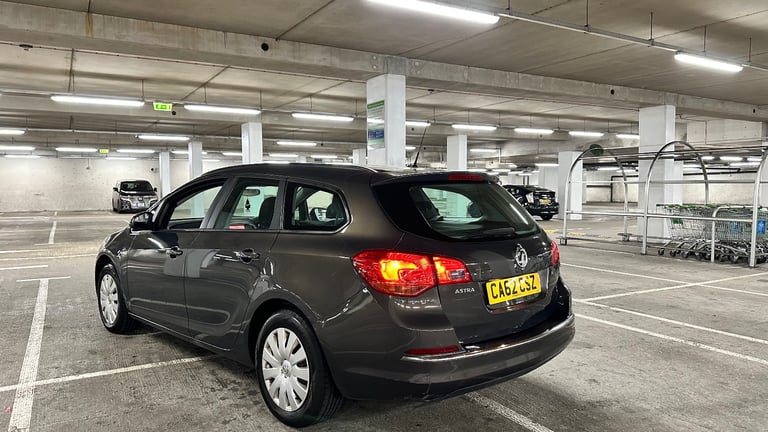 Vauxhall, ASTRA, Estate, 2013, Other, 1598 (cc), 5 doors